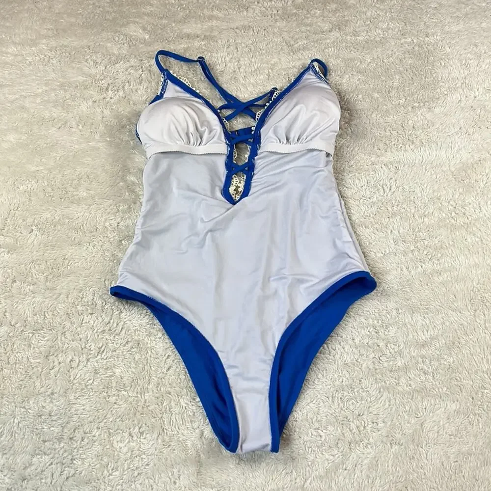Cupshe lace plunge blue and cream one piece swimsuit,‎ size small